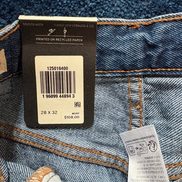 NWT 501 Levi's Straight Jeans Classic Style. Sz 28 x 32. - Picture 5 of 5